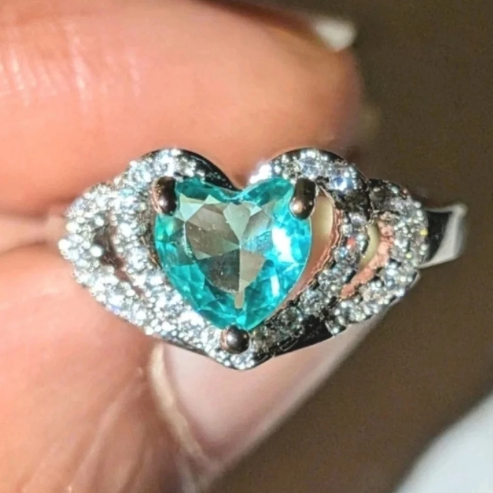 Womens Art Deco Emerald Heart Shaped Moissanite 925 Silver Ring Sz 6
